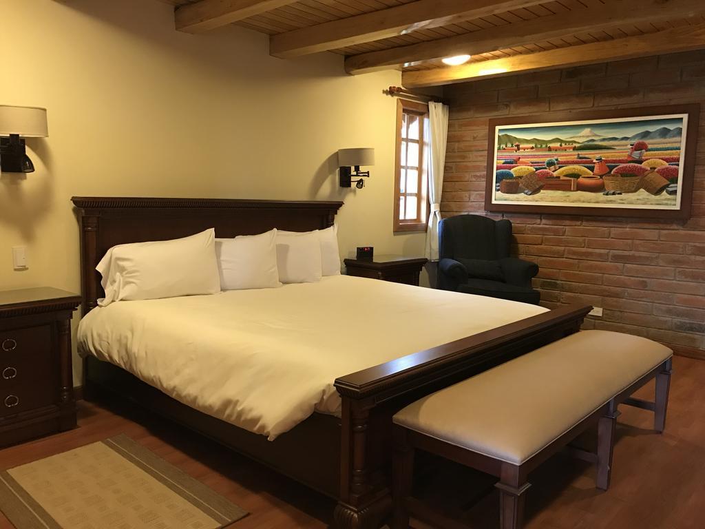 Puertolago Country Inn & Resort Отавало Екстериор снимка